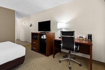 Standard Room, 1 Queen Bed, Accessible, Non Smoking