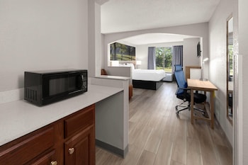 Deluxe Room, 1 King Bed, Non Smoking