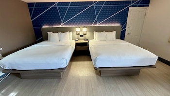 2 Queen Beds, Pet Friendly, Exterior Building
