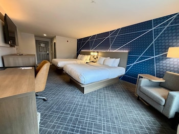 Standard 2 Queen Beds