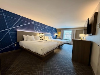 Standard 2 Queen Beds