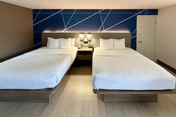2 Queen Beds, Pet Friendly, Exterior Building