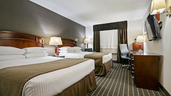 Standard Room, 2 Queen Beds, Non Smoking, Refrigerator & Microwave (Walk-in Shower)