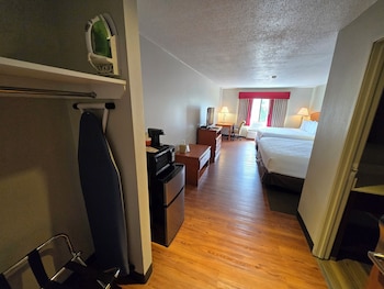 Family Quadruple Room, Multiple Beds