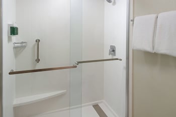 Room, 1 King Bed, Hearing Accessible