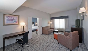 Suite, 1 King Bed, Jetted Tub