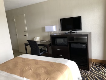 Standard Room, 1 Queen Bed, Non Smoking