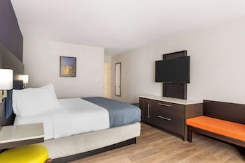 Standard Room, 1 King Bed, Non Smoking, Refrigerator & Microwave