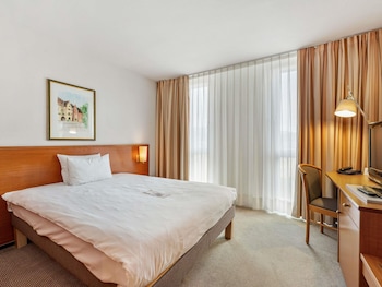 Standard Room, 1 Queen Bed