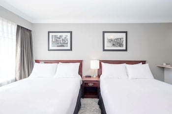 Studio Suite, 2 Queen Beds, Kitchen