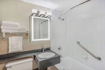 Deluxe Room, 2 Double Beds, Kitchenette (Street View)