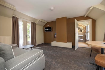 Family Room, Terrace