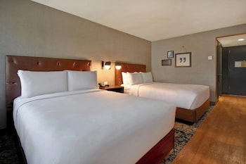 Room, 2 Queen Beds (Mobility/Hearing Access, Roll-In Shwr)