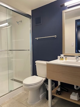 Deluxe Room, 1 King Bed, Non Smoking