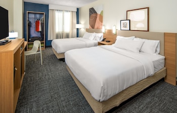 Room, 2 Queen Beds, Accessible (Mobility & Hearing, Roll-in Shower)