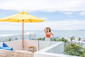 Sea View Corner Suite