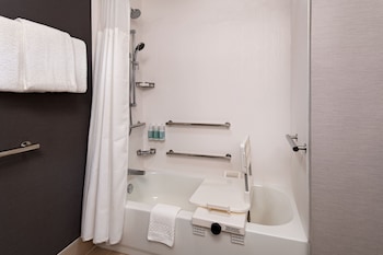 Room, 2 Queen Beds (Hearing Accessible)