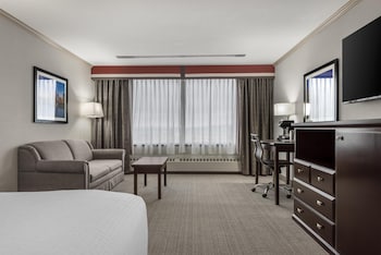 Suite, 1 King Bed, Non Smoking, Jetted Tub (with Sofabed)