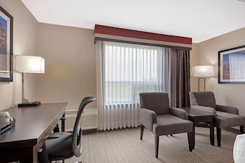 Standard Room, 2 Queen Beds, Accessible, Poolside (Walk-in Shower)