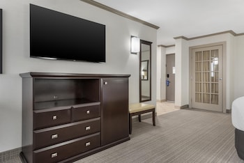 Standard Room, 1 King Bed, Non Smoking, Refrigerator & Microwave