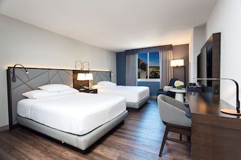 Room, 2 Queen Beds, River View