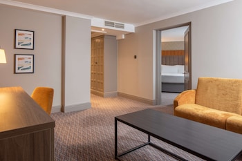 Suite, 1 King Bed, Non Smoking