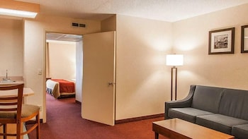 Suite, Multiple Beds, Non Smoking (Upgrade)