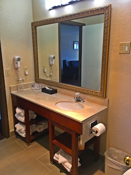 Room, 1 King Bed, Non Smoking (Upgrade)