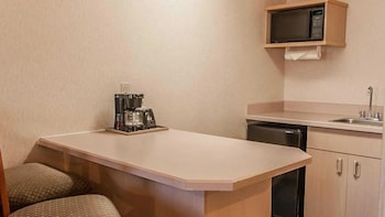 Suite, Multiple Beds, Non Smoking (Upgrade)