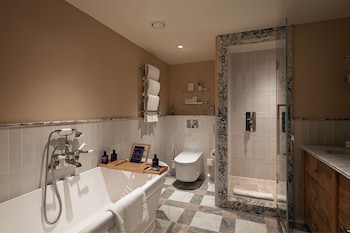 Suite, Park View