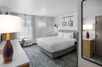 Standard Room, 1 Queen Bed, Accessible, Non Smoking