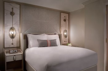 Room, 1 King Bed, Limited View