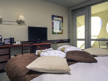 Junior Suite, 1 Double Bed with Sofa bed, Sea View