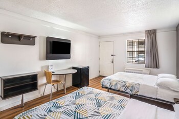 Standard Room, 2 Double Beds, Non Smoking