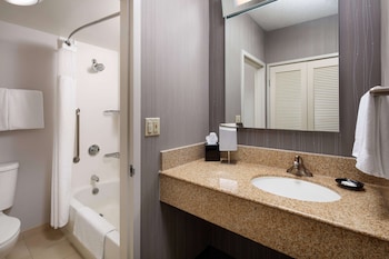 Deluxe Room, 1 King Bed, Accessible (Mobility Tub)