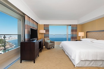 Executive Suite, 1 King Bed, Oceanfront