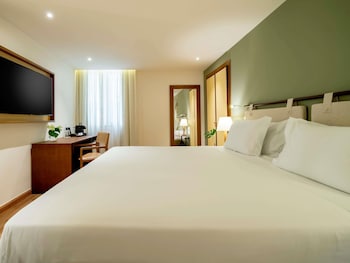 Superior Room, 1 King Bed