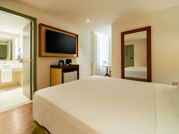 Classic Room, 1 Queen Bed