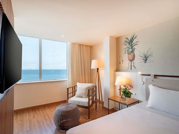 Executive Suite, 1 King Bed, Sea View