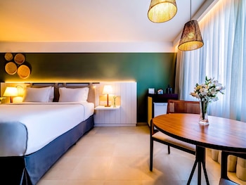 Deluxe Room, 1 King Bed