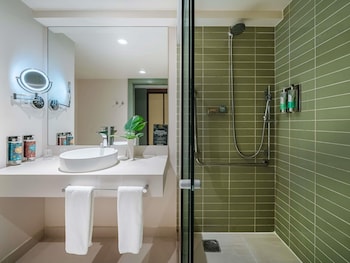 Superior Room, 1 King Bed (Accessible)