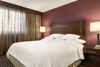 Room, 1 King Bed, Corner