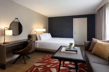 Suite (Riverbend)