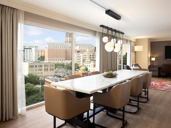 Suite (Riverbend)