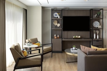 Regency, Suite