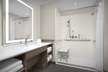 Studio Suite, 1 King Bed, Accessible (Roll-In Shower)