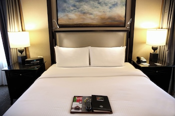 Room, 1 Queen Bed, Non Smoking (Fairmont Gold)