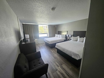 Room, 2 Queen Beds, Non Smoking