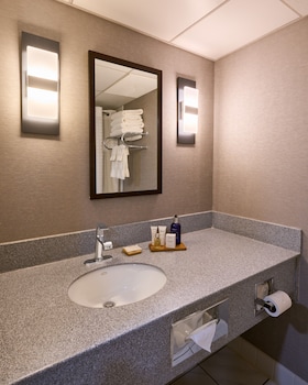 Suite, 1 King Bed, Non Smoking (Sitting Area)