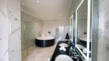 Presidential Suite, Terrace (Verdi)
